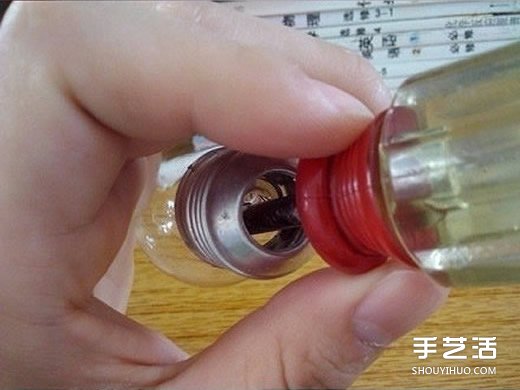 廢燈泡創(chuàng)意DIY 制作迷你多肉植物盆景的教程 - www.888bfw.com