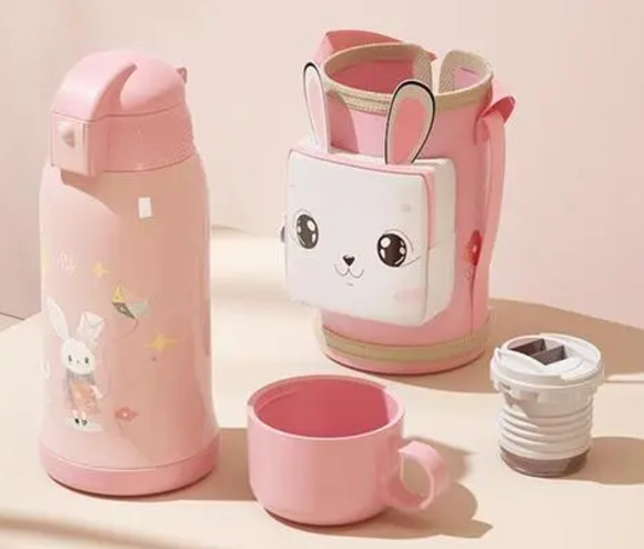 寶寶可以用保溫杯沖奶粉嗎 寶寶可以用保溫杯沖奶粉嗎